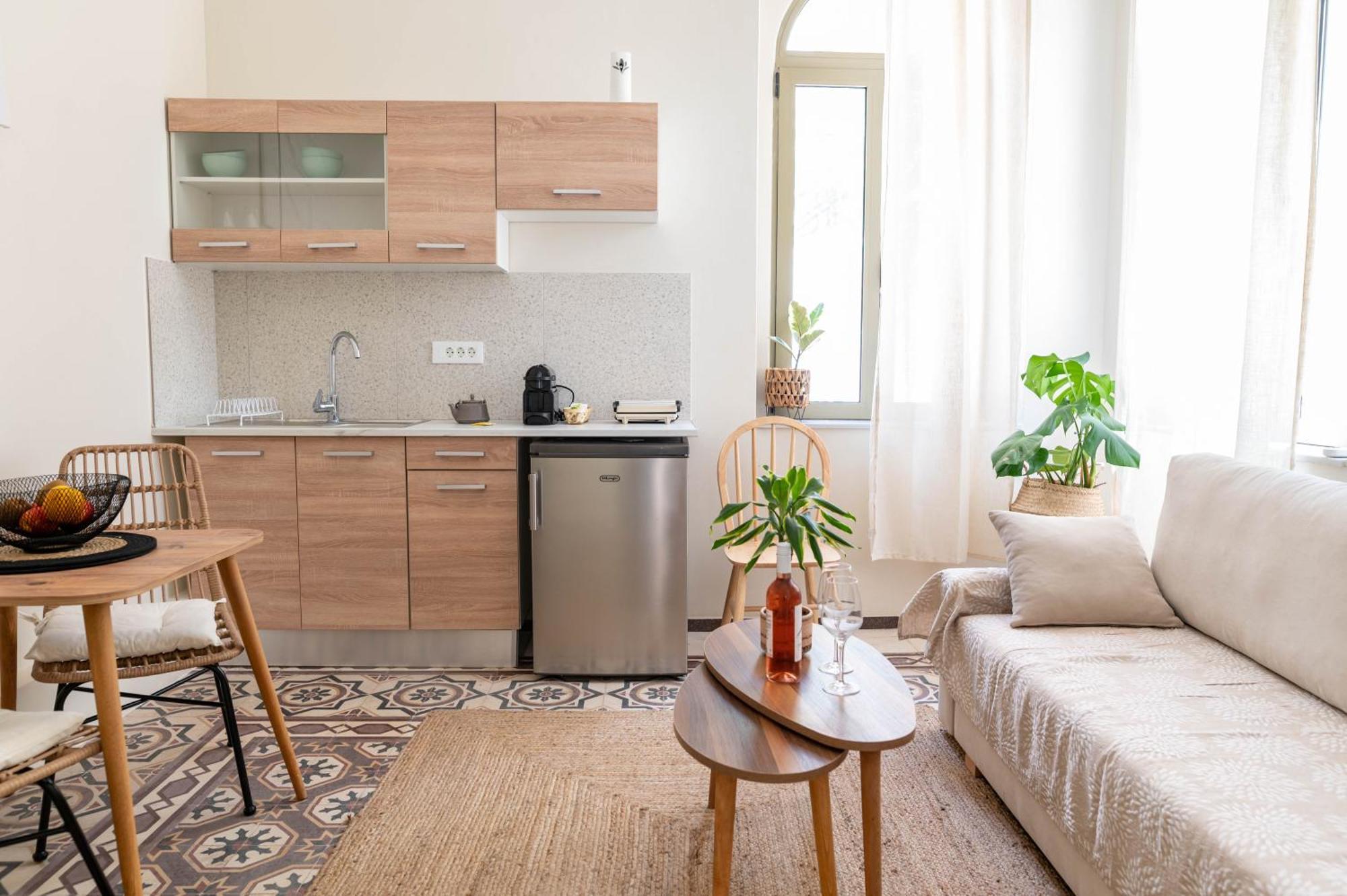 Kosnian City Suites Buitenkant foto